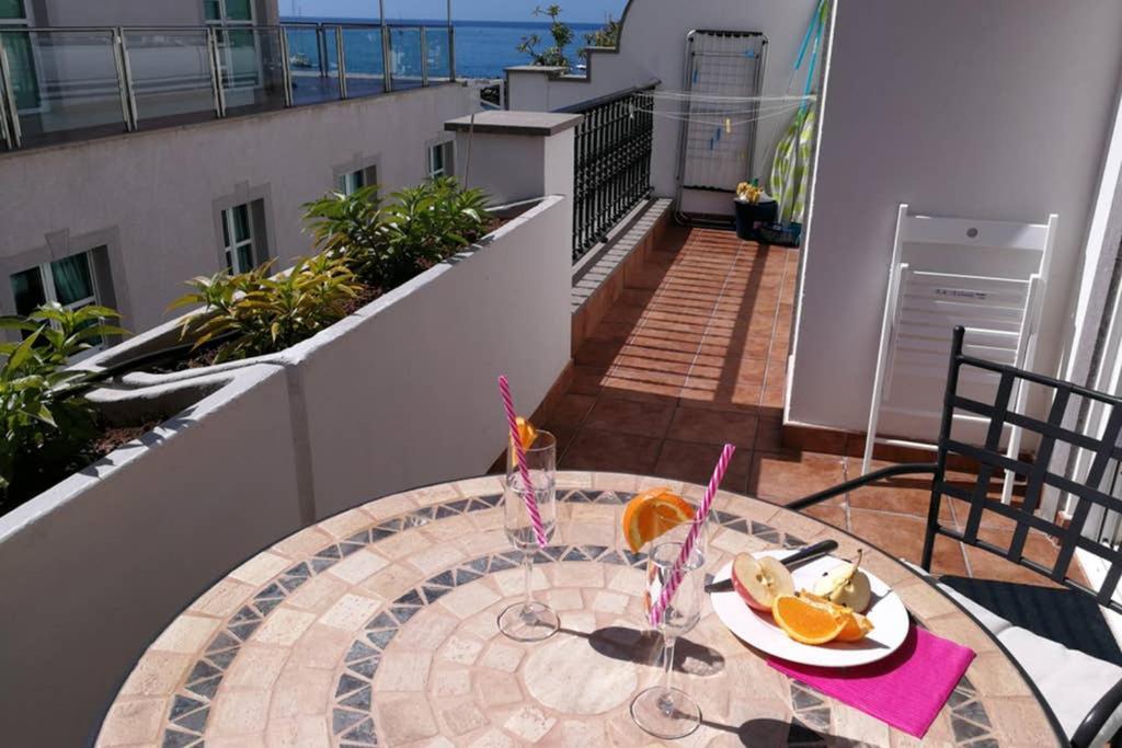 schöne Wohnung direkt am Meer mit Meerblick, WLAN Puerto De Mogan Exterior foto